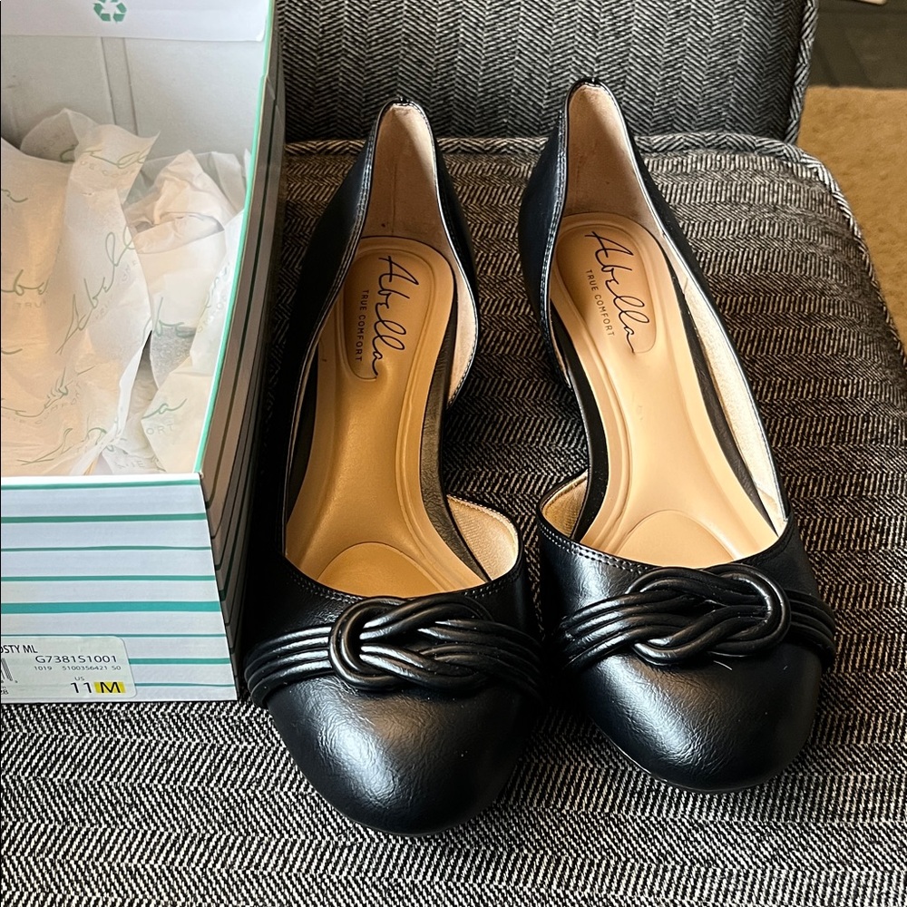 Abella Black Women's D'Orsay Flats with Knotted Accent